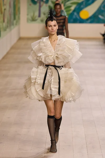 Look 60